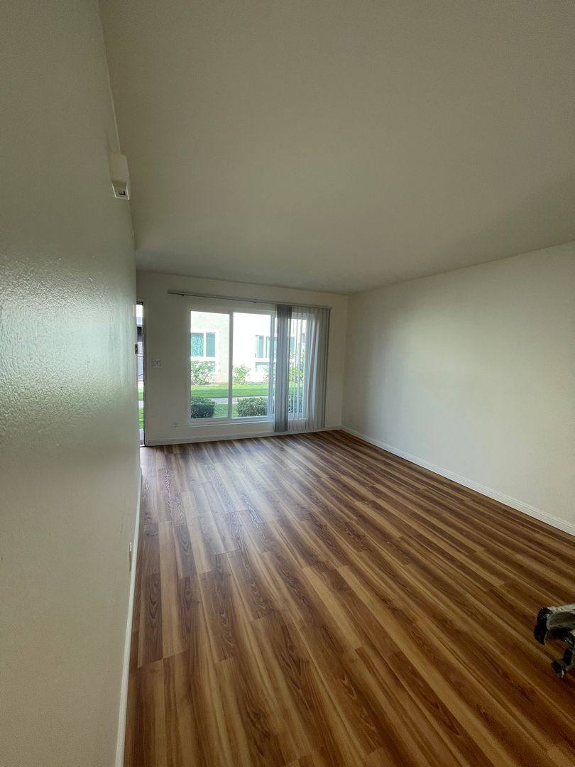 Apartment for rent at 343 Cabrillo St, Costa Mesa, CA 92627