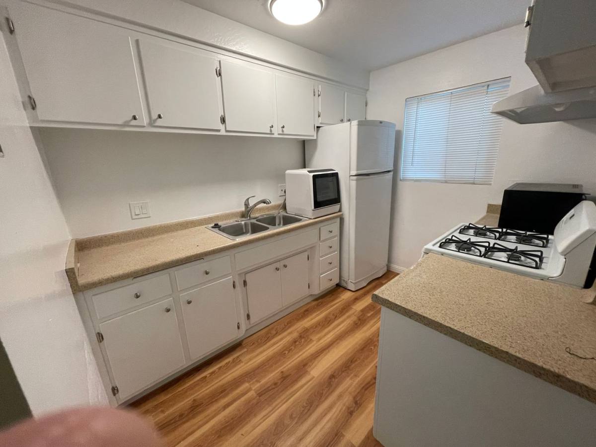 Apartment for rent at 343 Cabrillo St, Costa Mesa, CA 92627