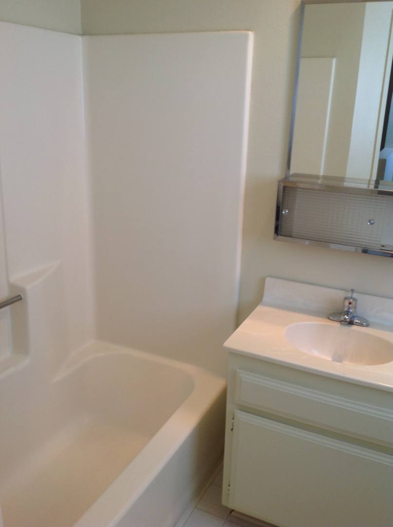 Apartment for rent at 16484 Wato Rd, Apple Valley, CA 92307