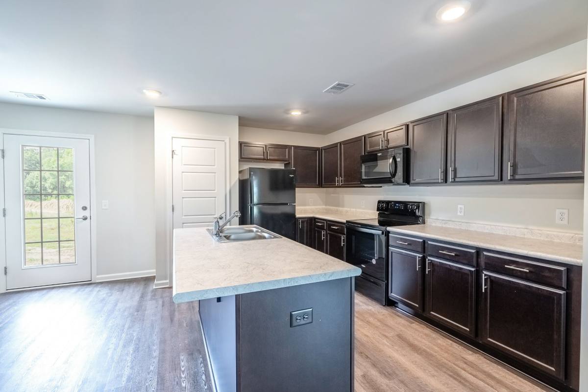 Townhouse for rent at 128 Cottage Way, Rincon, GA 31326