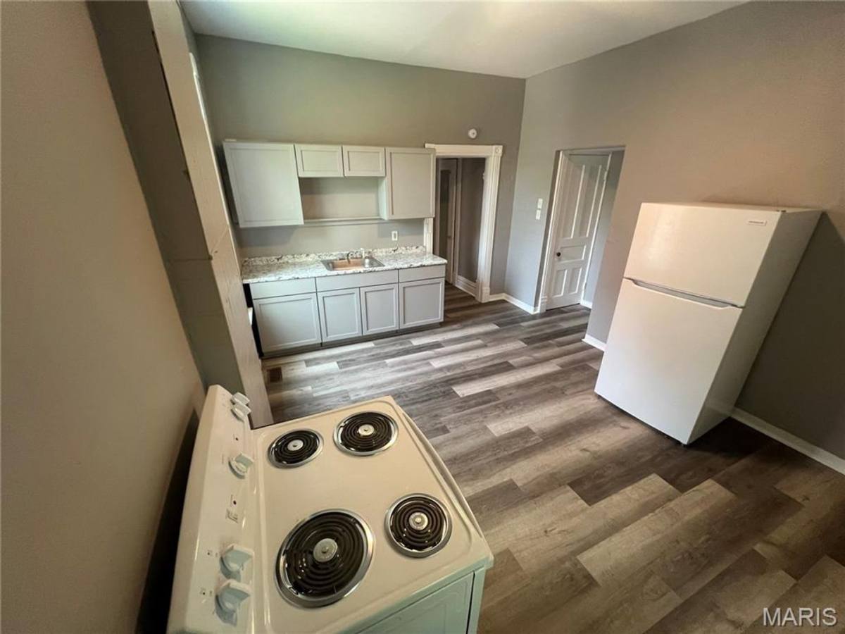 Apartment for rent at 3135 Chippewa St, Saint Louis, MO 63118