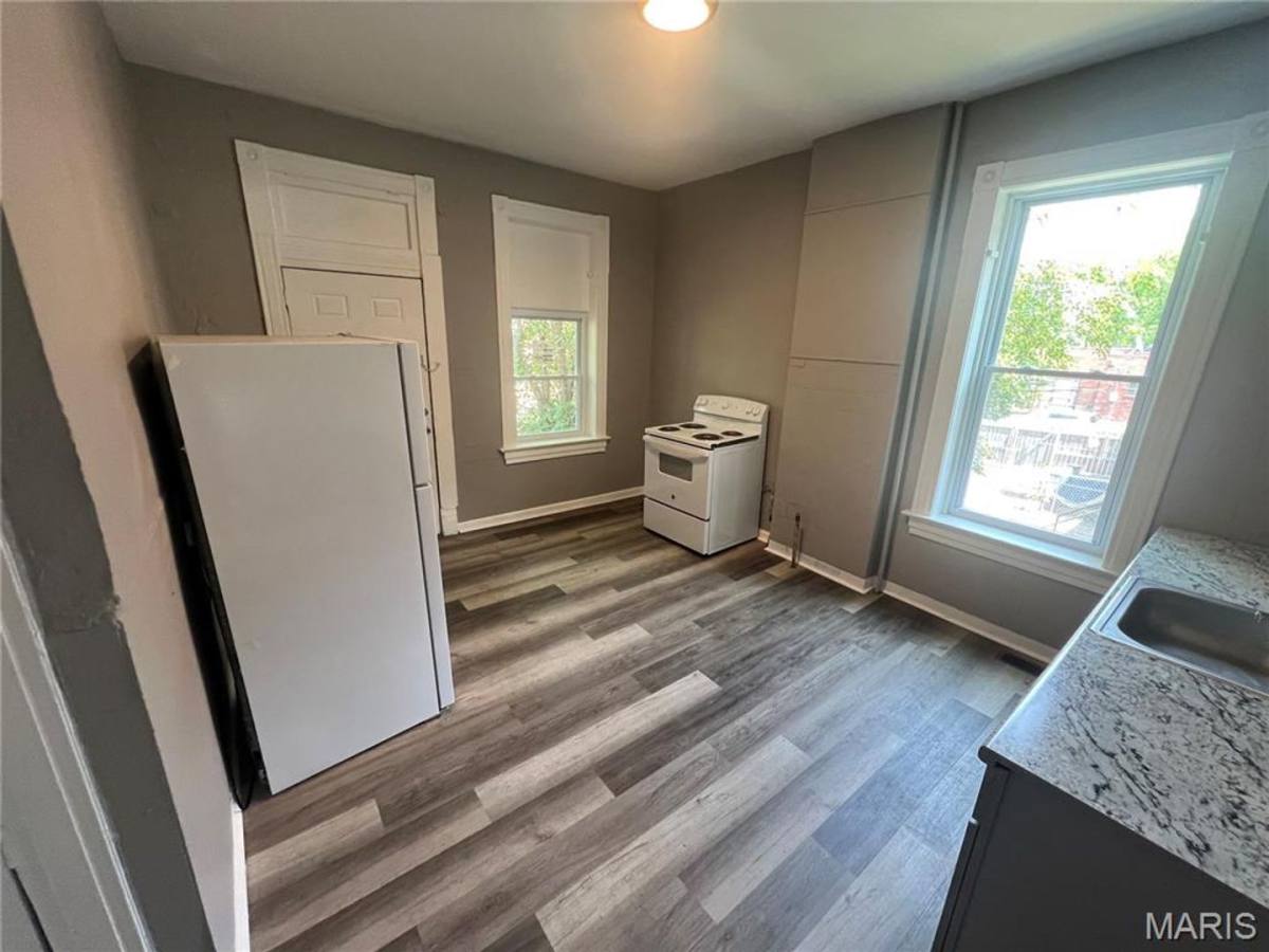 Apartment for rent at 3135 Chippewa St, Saint Louis, MO 63118