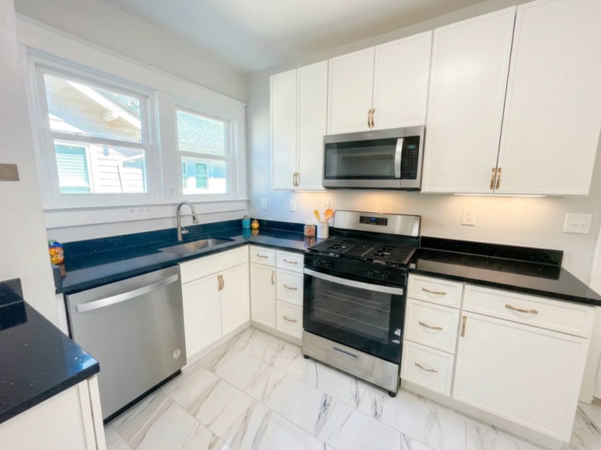 Apartment for rent at 209 4th Ave, Alexandria, VA 22314
