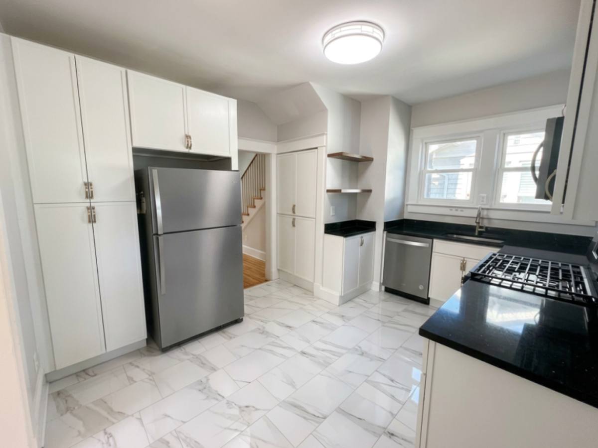 Apartment for rent at 209 4th Ave, Alexandria, VA 22314