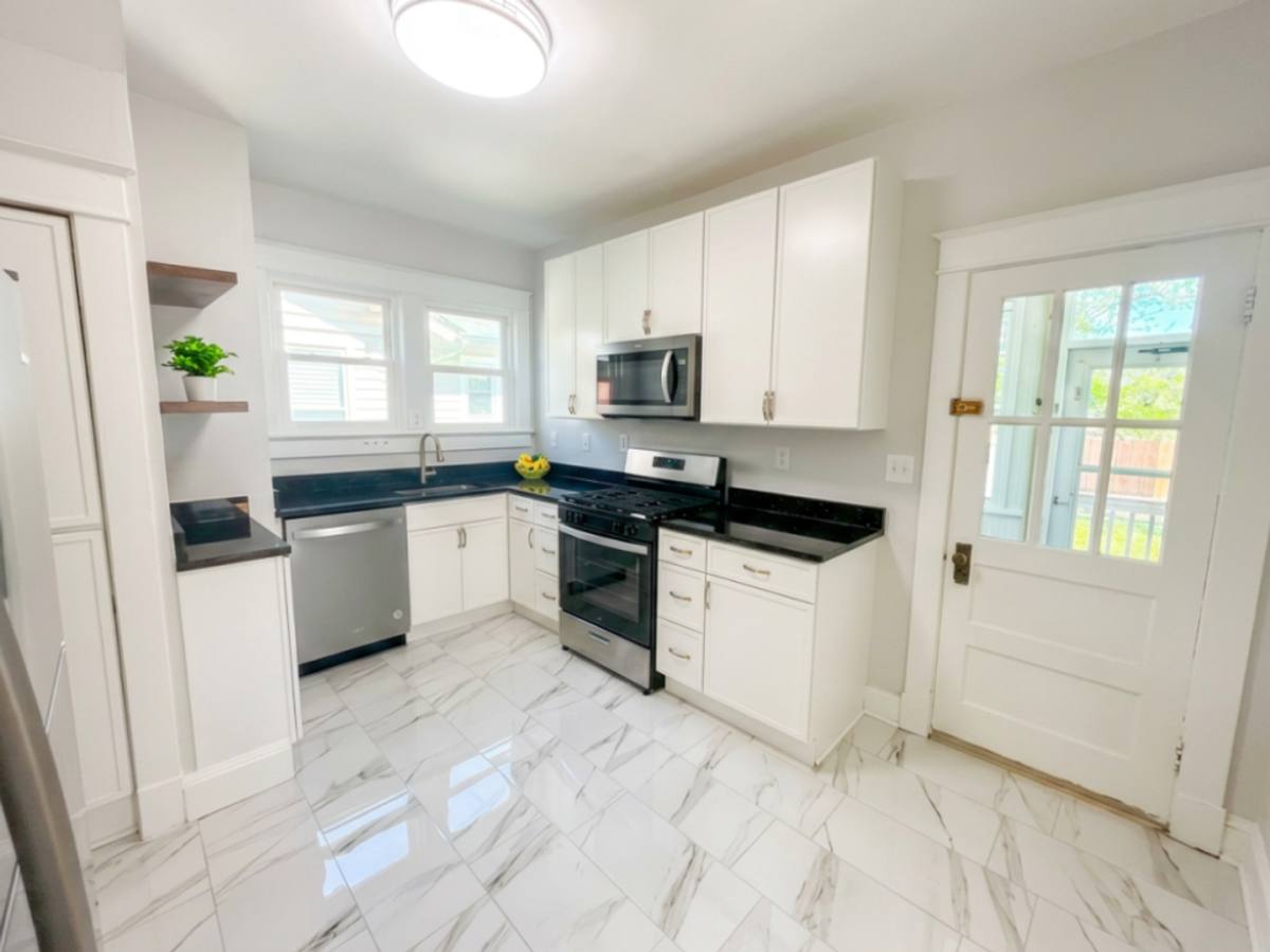 Apartment for rent at 209 4th Ave, Alexandria, VA 22314