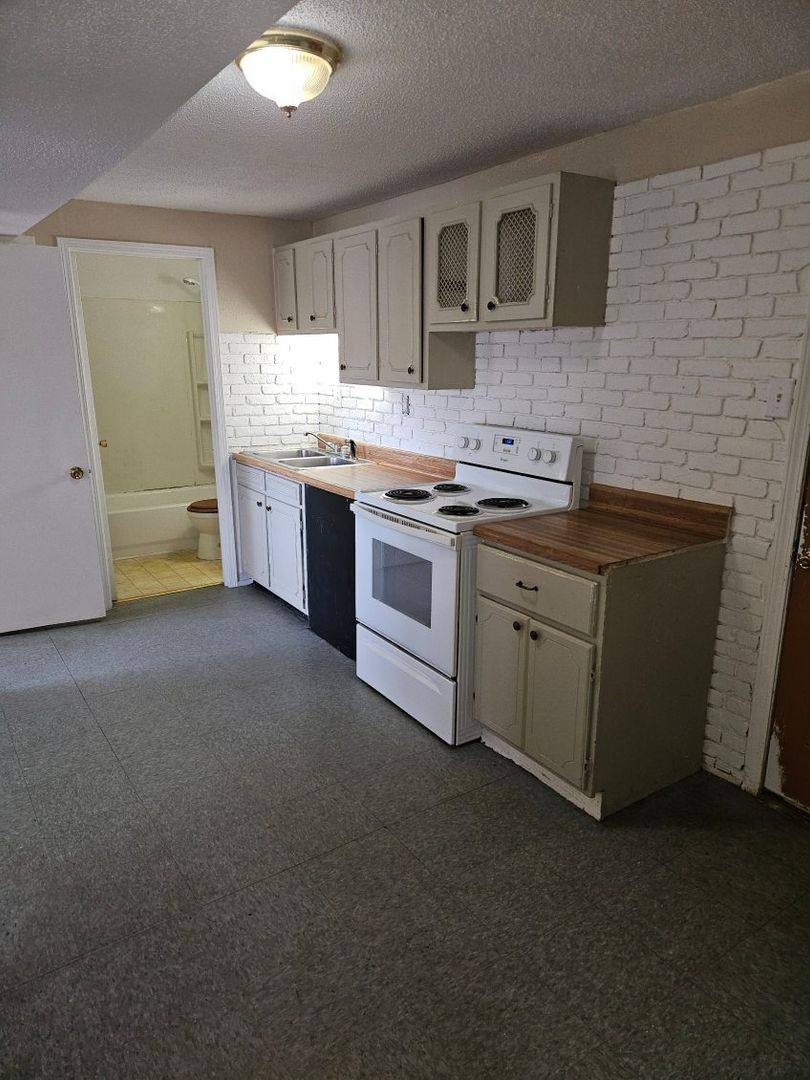 Apartment for rent at 8936 Commercial Blvd, Pevely, MO 63070