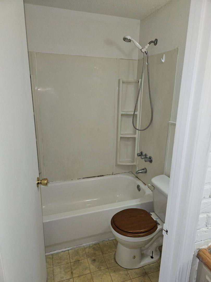 Apartment for rent at 8936 Commercial Blvd, Pevely, MO 63070