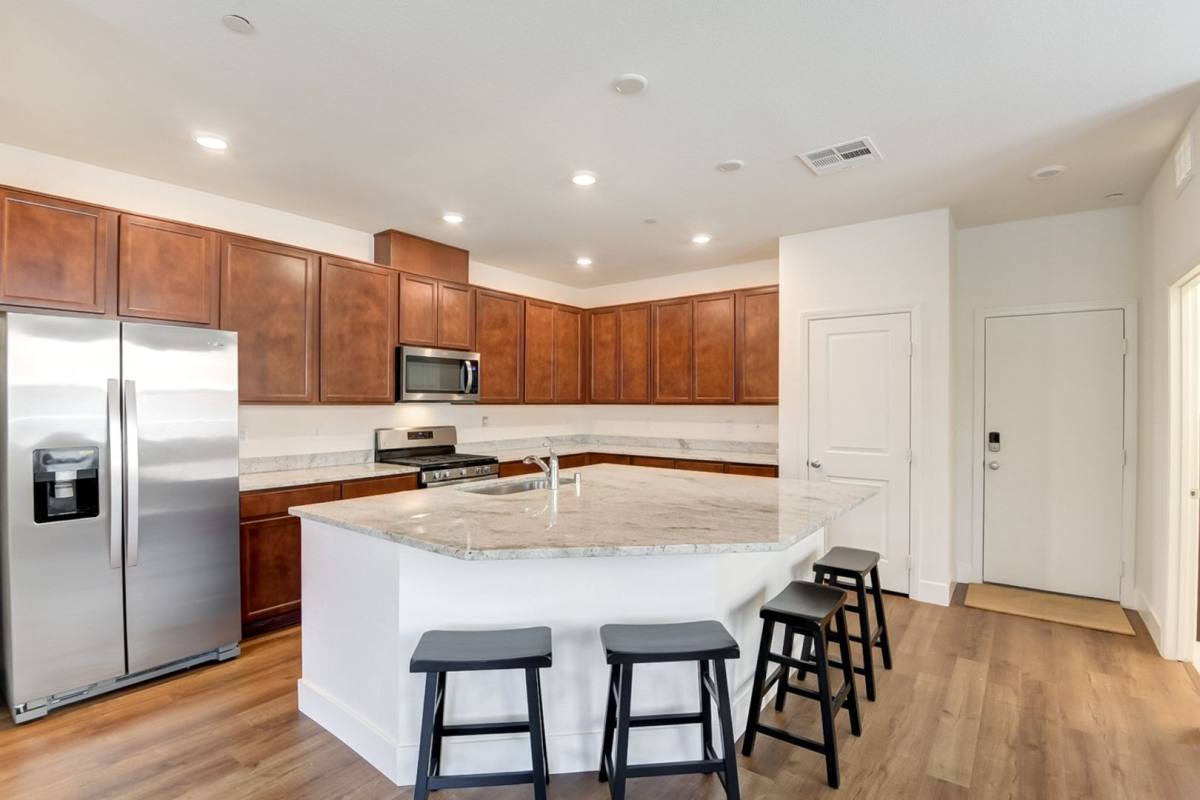 Townhouse for rent at 2875 Starling Summit St, Henderson, NV 89044