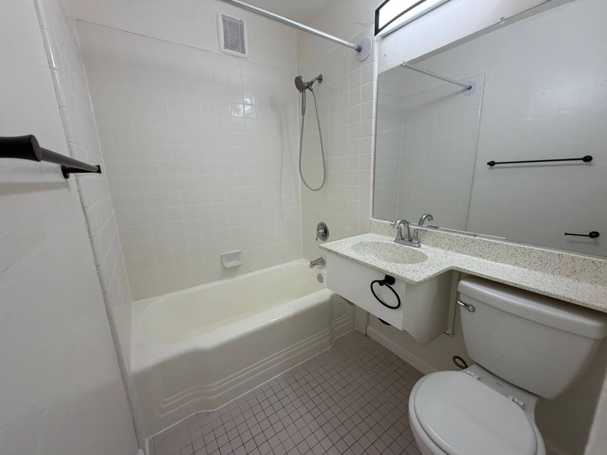 Apartment for rent at 1518-1540 Rosecrans & 3015-3025 Ingelow St, San Diego, CA 92106