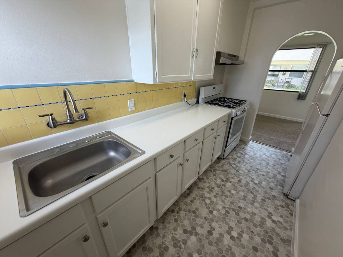 Apartment for rent at 1518-1540 Rosecrans & 3015-3025 Ingelow St, San Diego, CA 92106