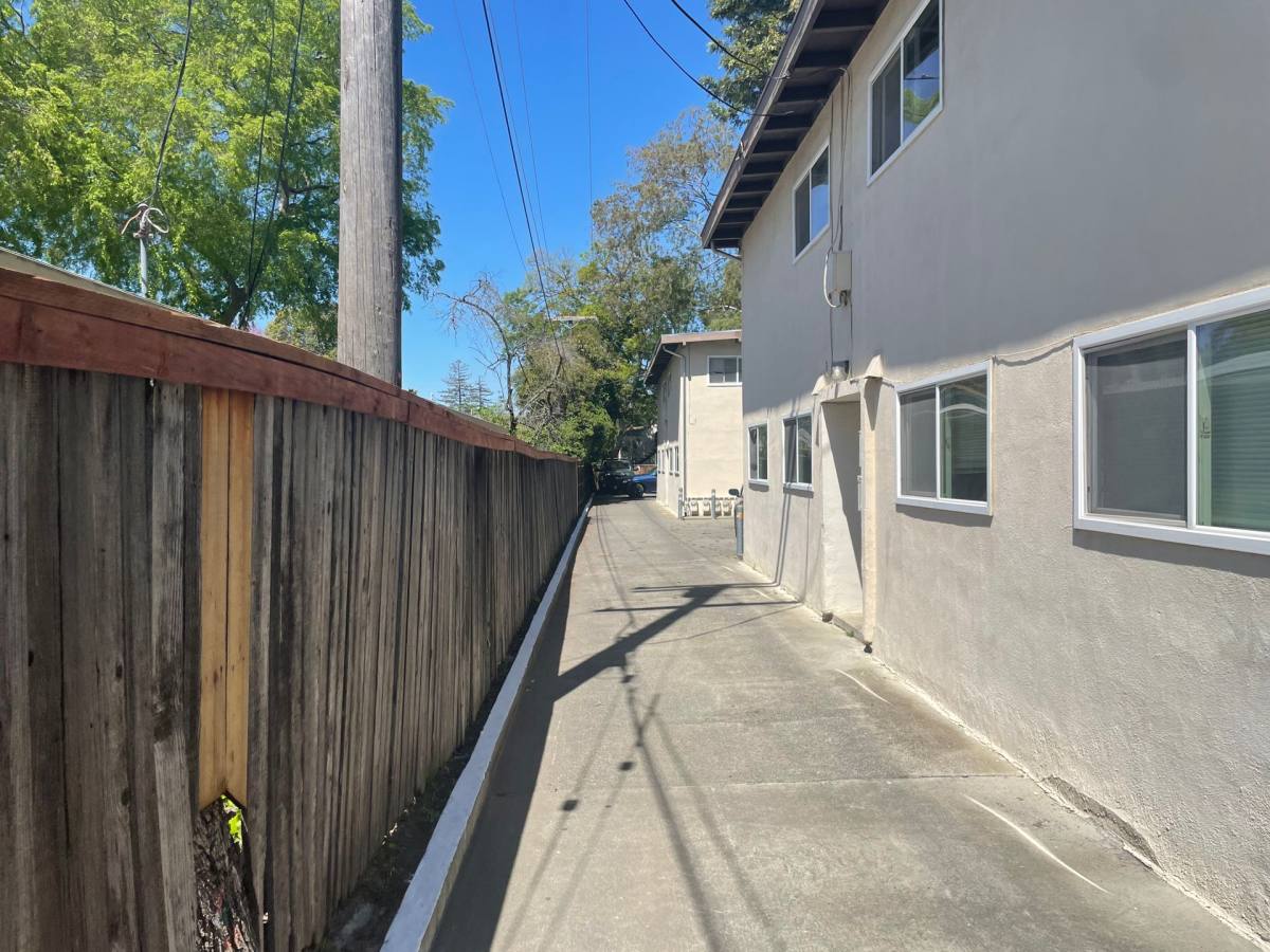 Apartment for rent at 515 E 8th St, Davis, CA 95616