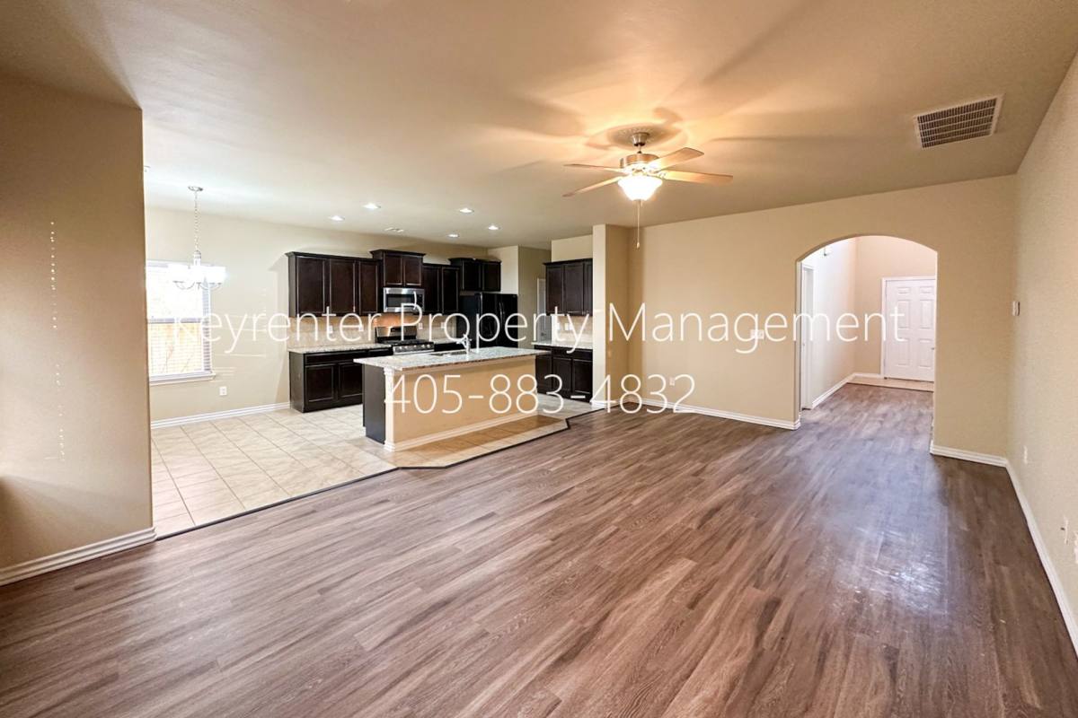 House for rent at 2409 Rosa Circle, Yukon, OK 73099