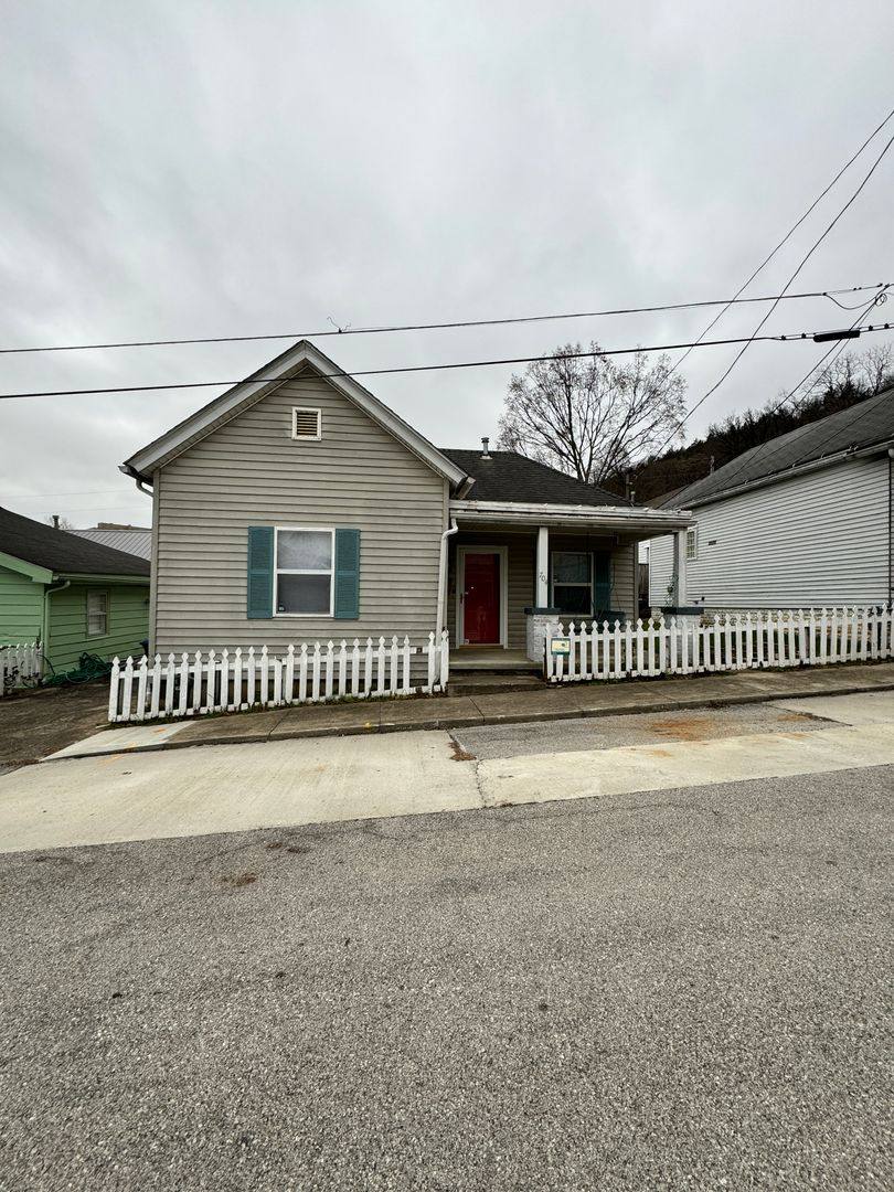 House for rent at 704 Chinn Ave, Frankfort, KY 40601