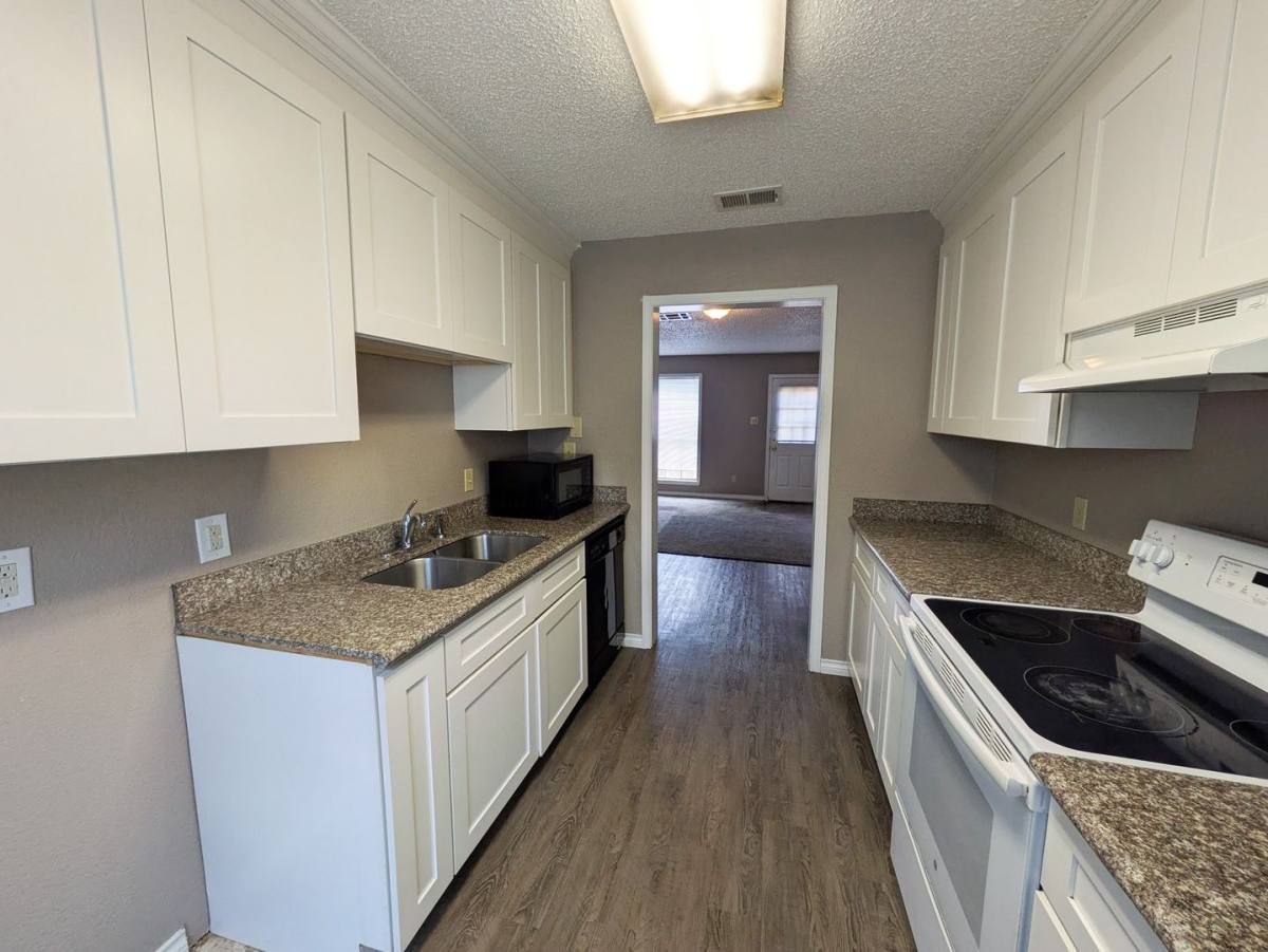 Townhouse for rent at 3720 Laurel St, Beaumont, TX 77707