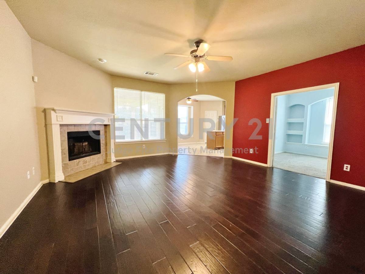 House for rent at 552 Kerry St, Crowley, TX 76036