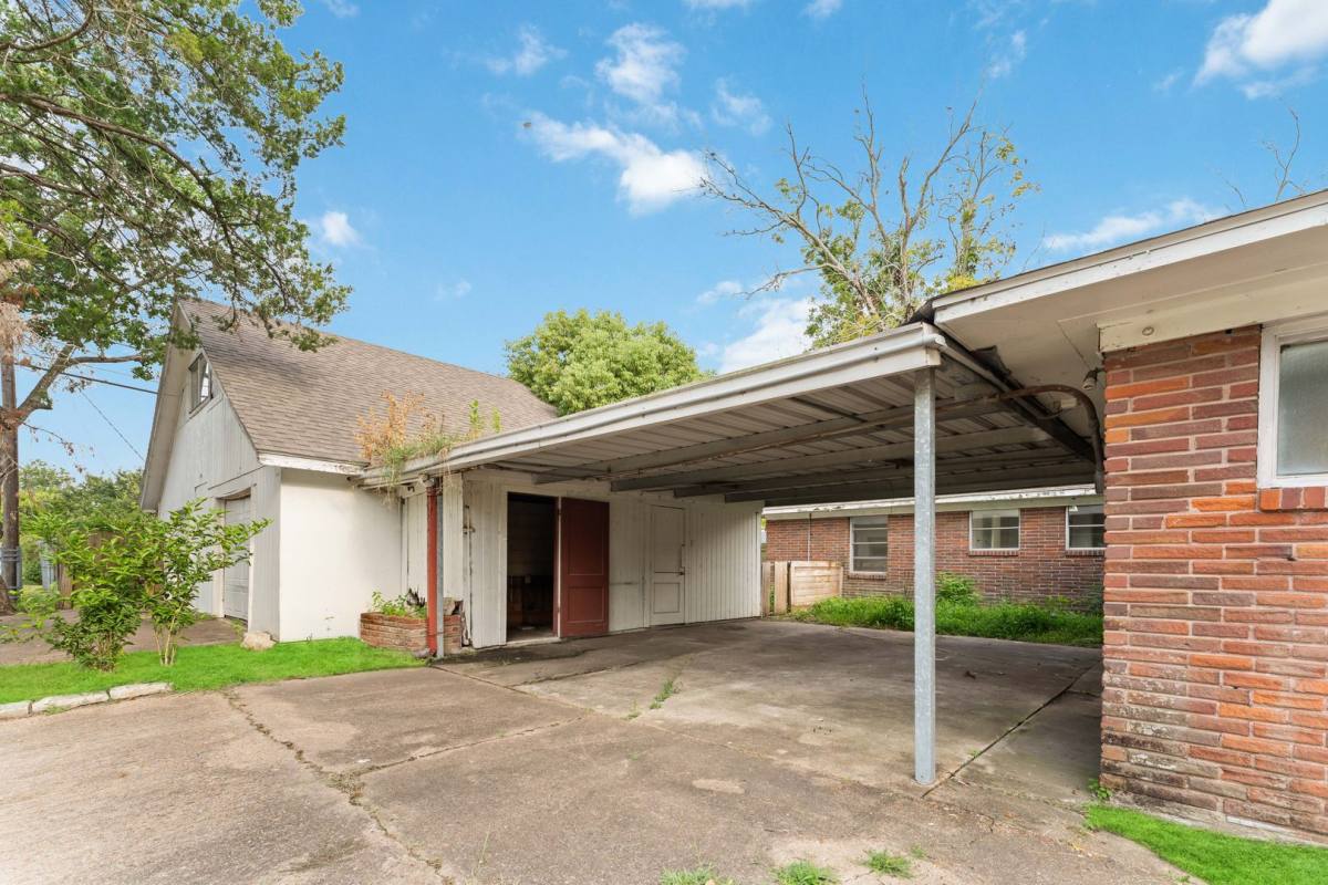House for rent at 803 S Fourth St, La Porte, TX 77571