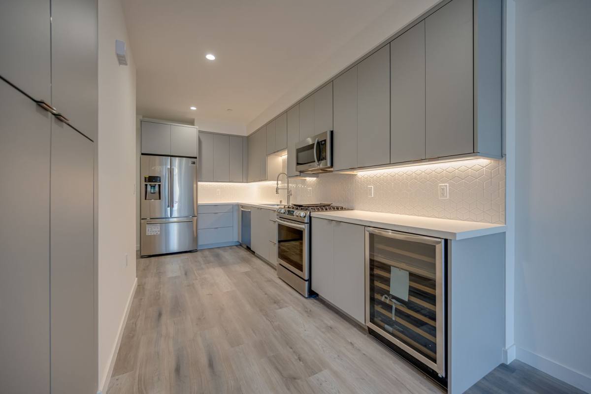 Apartment for rent at 5122 W Maplewood Ave, Los Angeles, CA 90004