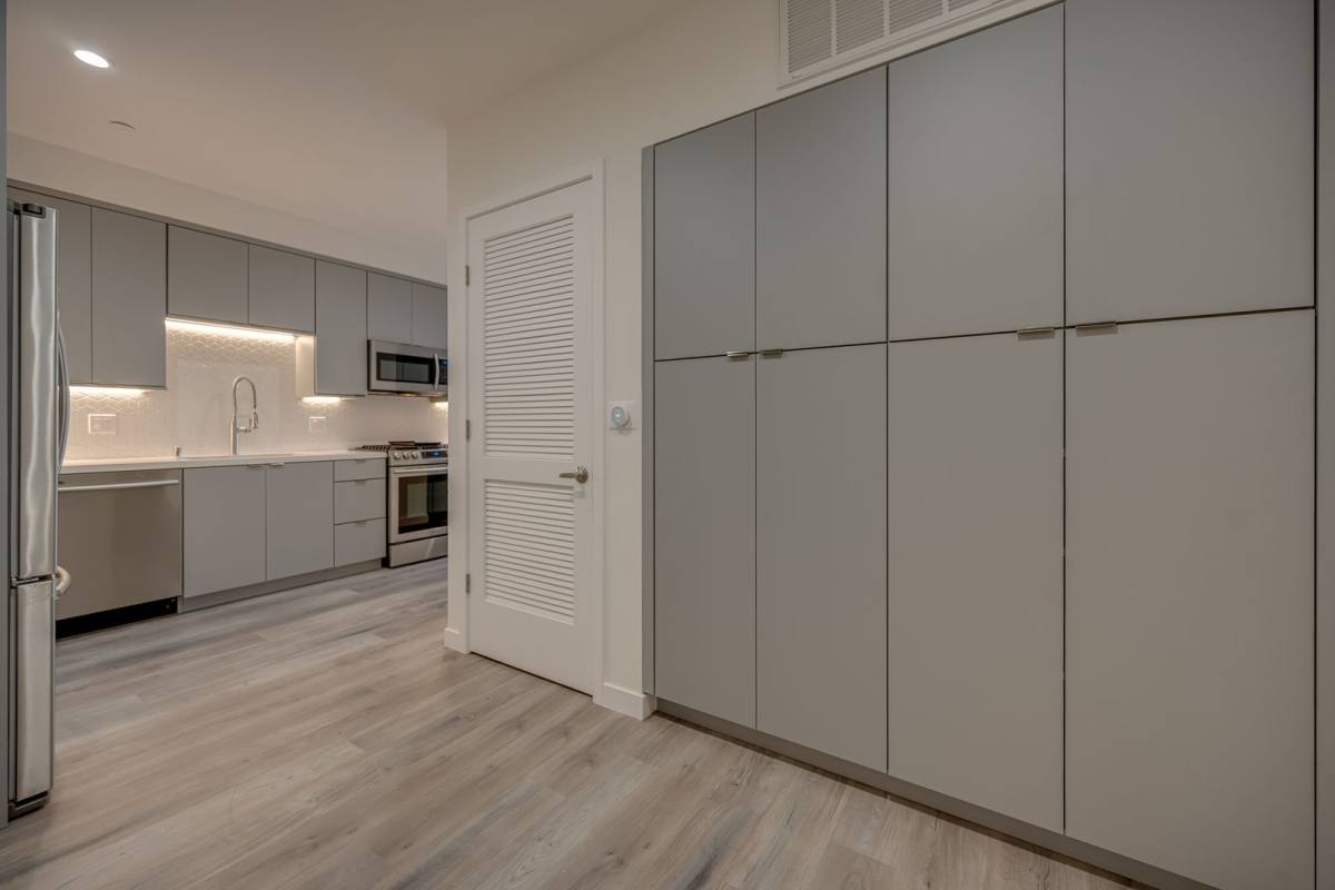Apartment for rent at 5122 W Maplewood Ave, Los Angeles, CA 90004