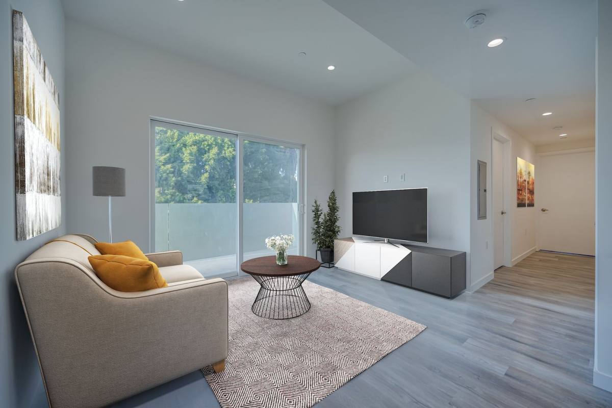 Apartment for rent at 5122 W Maplewood Ave, Los Angeles, CA 90004