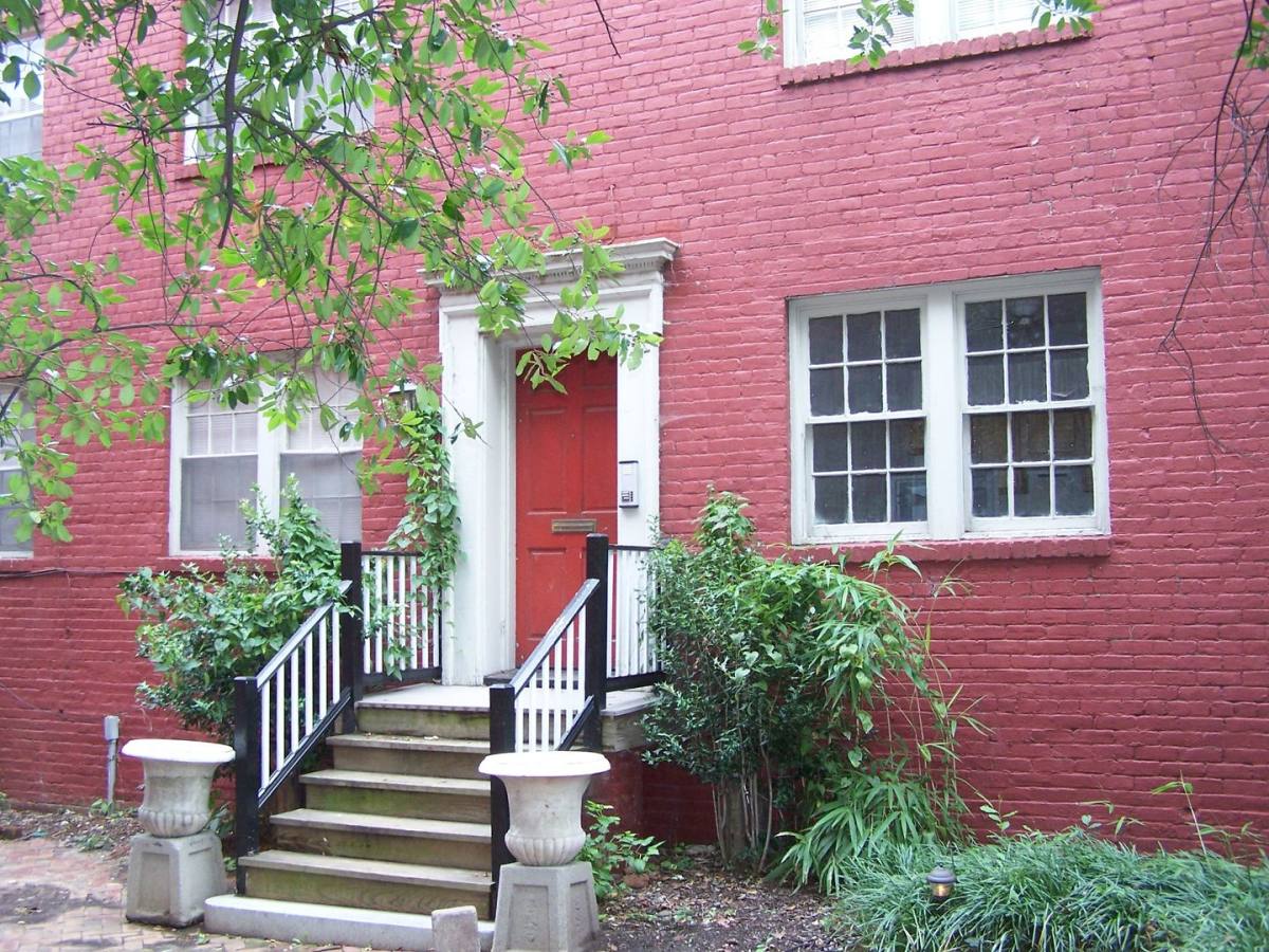Apartment for rent at 200 W Franklin St, Richmond, VA 23220