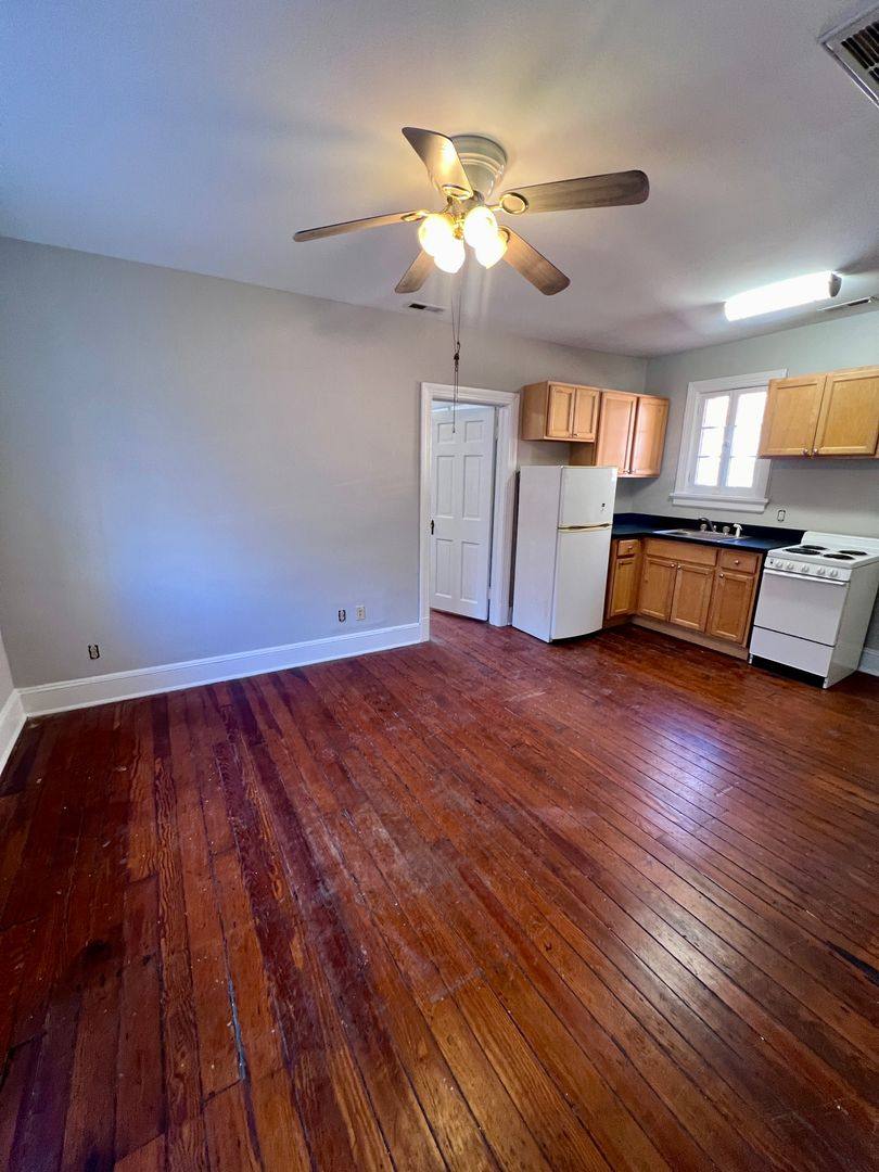 Apartment for rent at 200 W Franklin St, Richmond, VA 23220