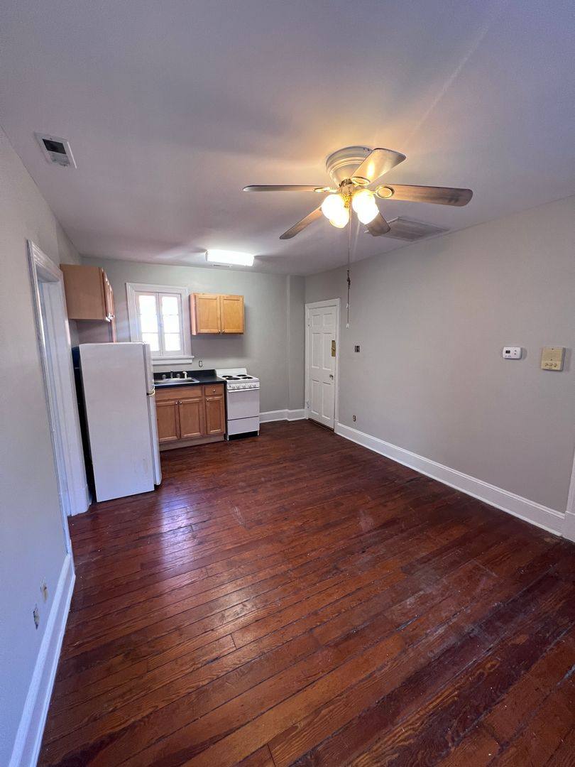 Apartment for rent at 200 W Franklin St, Richmond, VA 23220