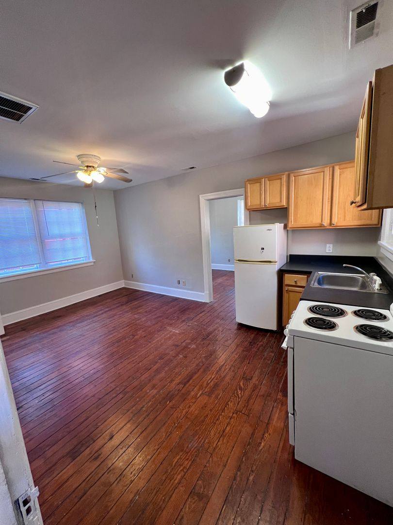 Apartment for rent at 200 W Franklin St, Richmond, VA 23220
