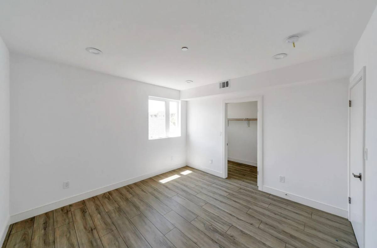 Apartment for rent at 2414 S W View St, Los Angeles, CA 90016
