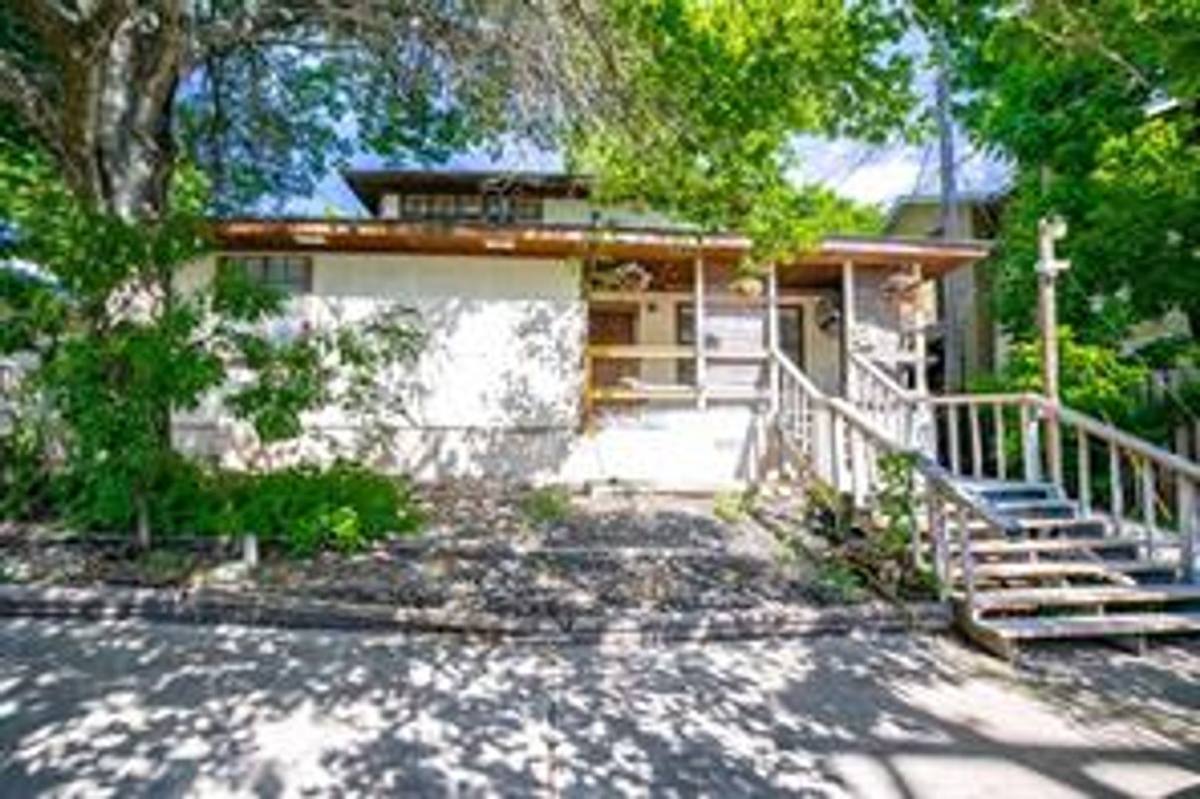 Apartment for rent at 2400 Thornton Rd, Austin, TX 78704