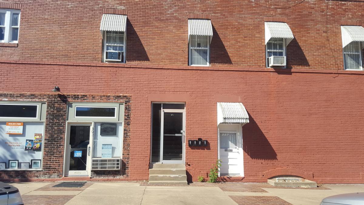 Apartment for rent at 303 1 2 S Osage, Bartlesville, OK 74003