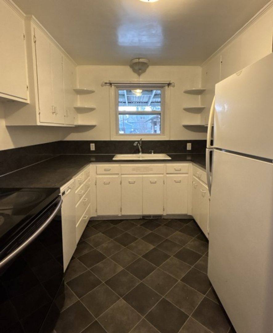 House for rent at 2040 17th St NE, Salem, OR 97301