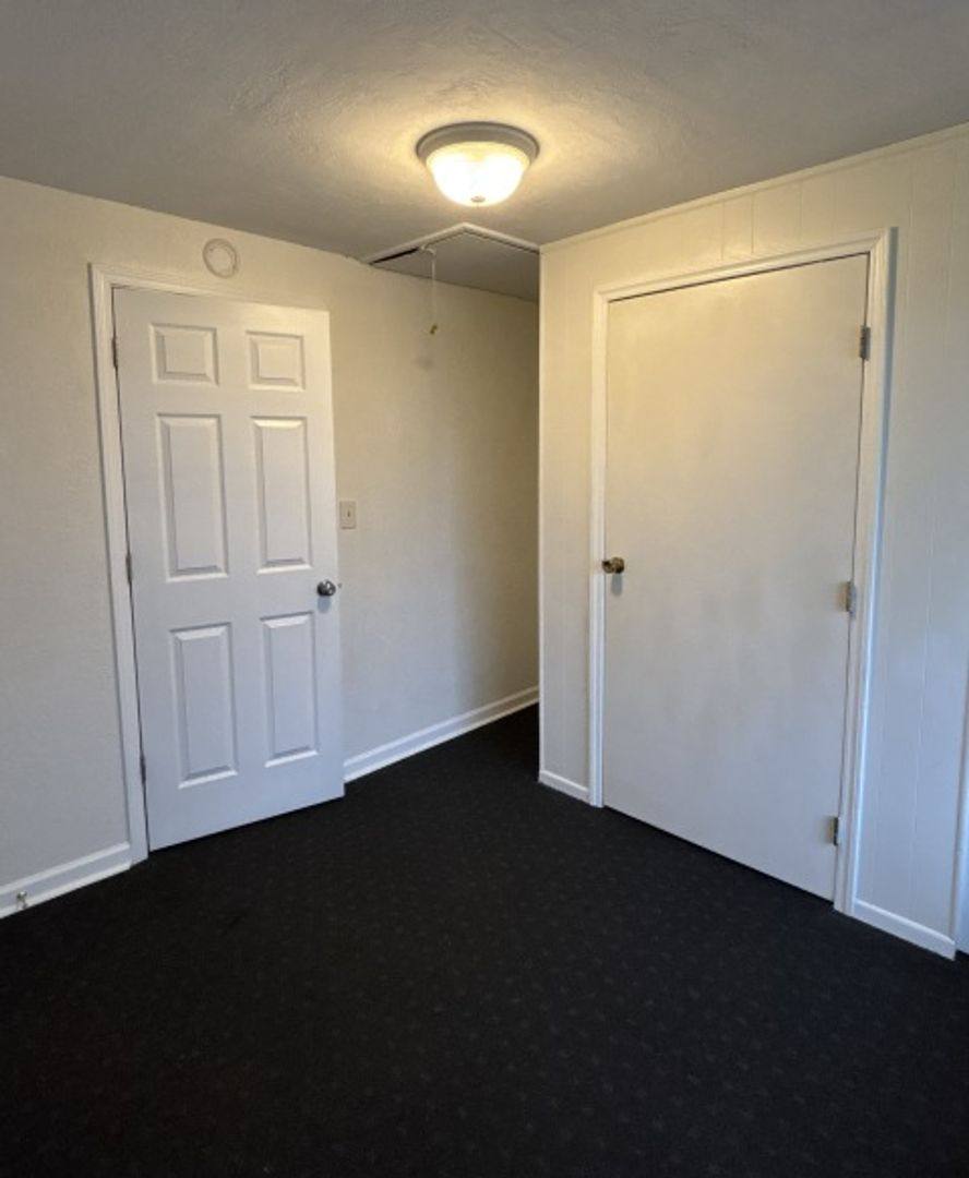 House for rent at 2040 17th St NE, Salem, OR 97301