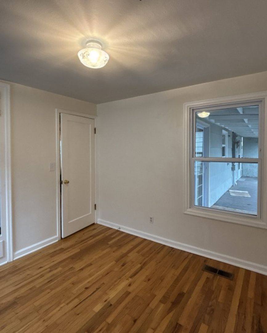 House for rent at 2040 17th St NE, Salem, OR 97301