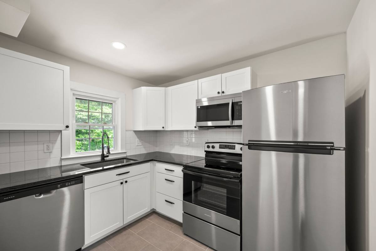 1407 Clover St, Winston Salem, NC 27101 - Apartment for Rent - Image 1