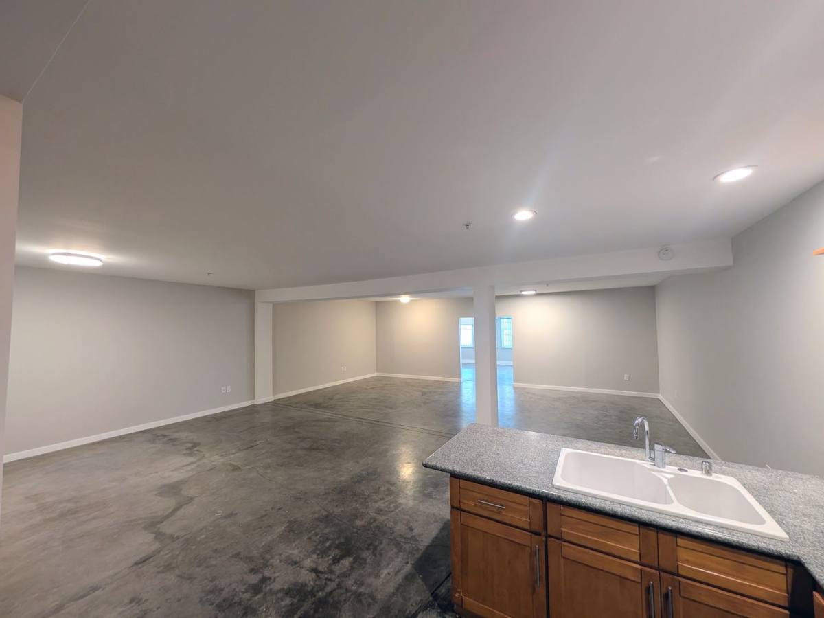 Apartment for rent at 1255 26th St, Oakland, CA 94607