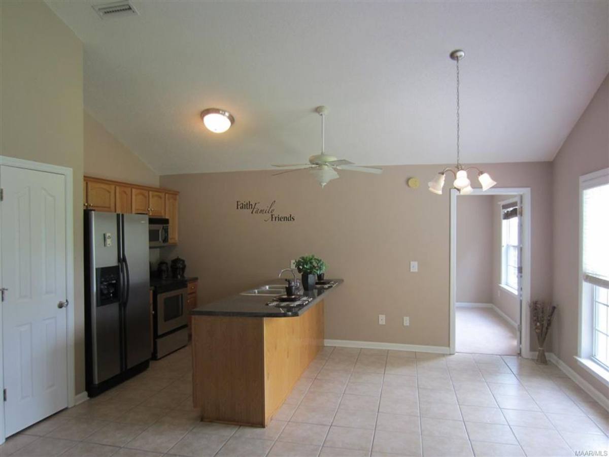House for rent at 202 Riverview Dr, Daleville, AL 36322