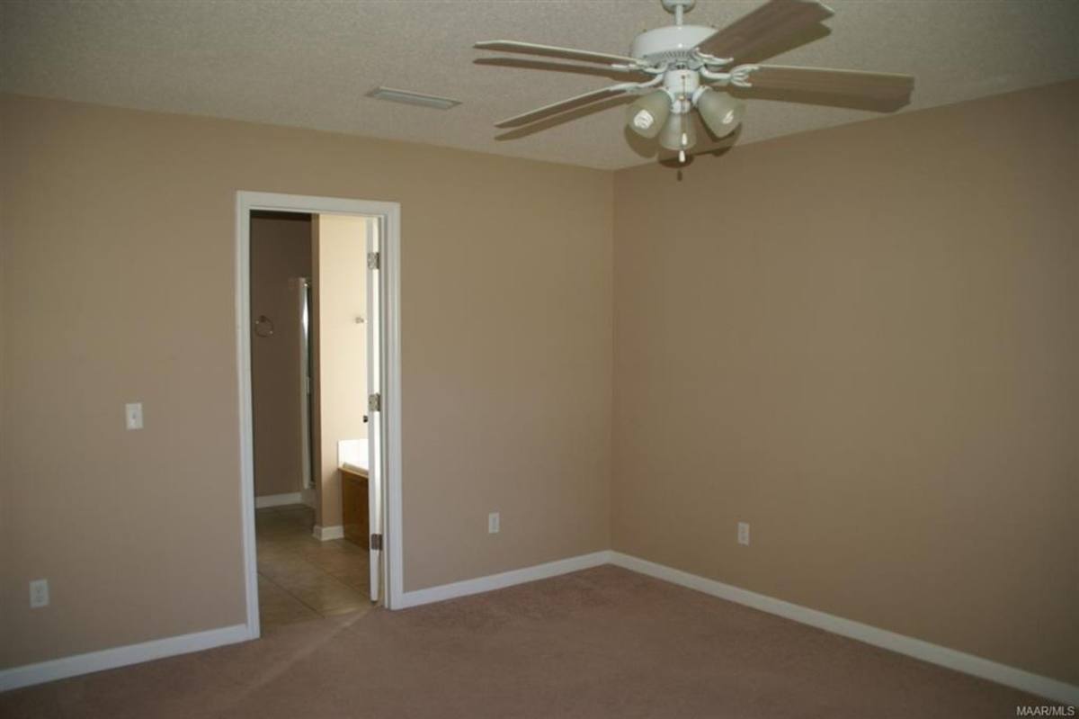 House for rent at 202 Riverview Dr, Daleville, AL 36322