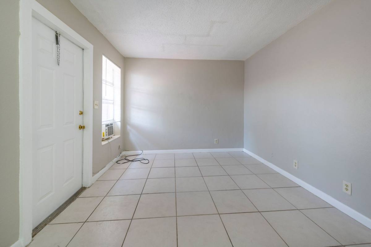 Apartment for rent at 1146 NE 3rd Ave, Fort Lauderdale, FL 33305