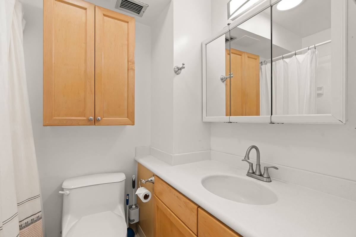 Apartment for rent at 2345 Ala Wai Blvd, Honolulu, HI 96815
