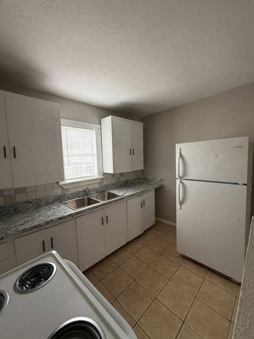 Apartment for rent at 1014 N Bradley, Weatherford, OK 73096