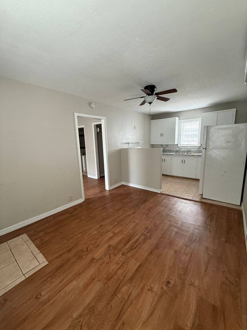 Apartment for rent at 1014 N Bradley, Weatherford, OK 73096