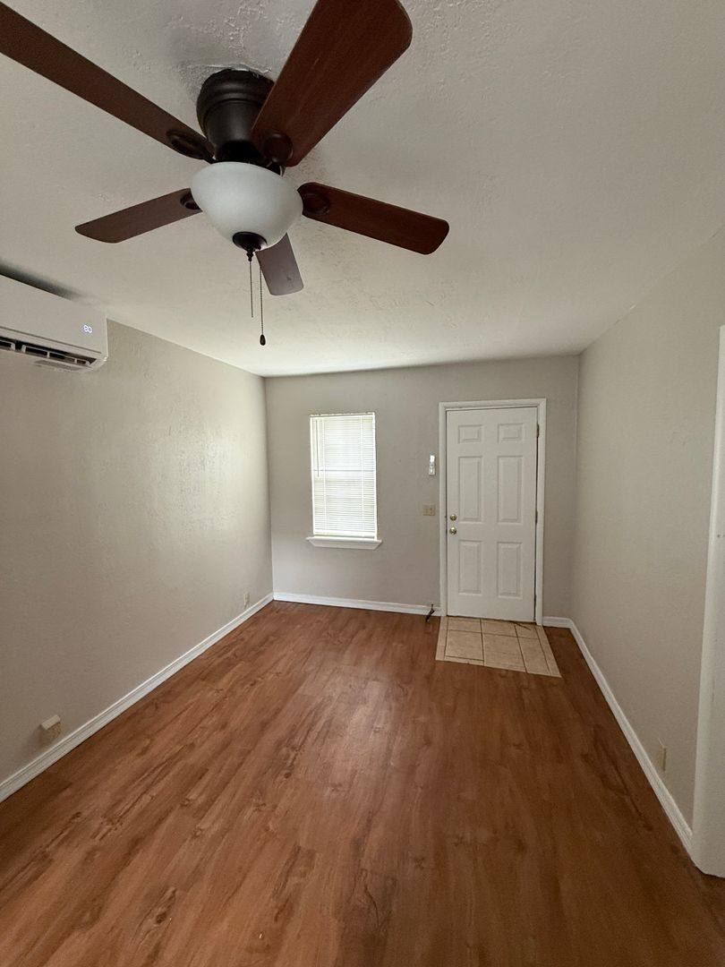 Apartment for rent at 1014 N Bradley, Weatherford, OK 73096