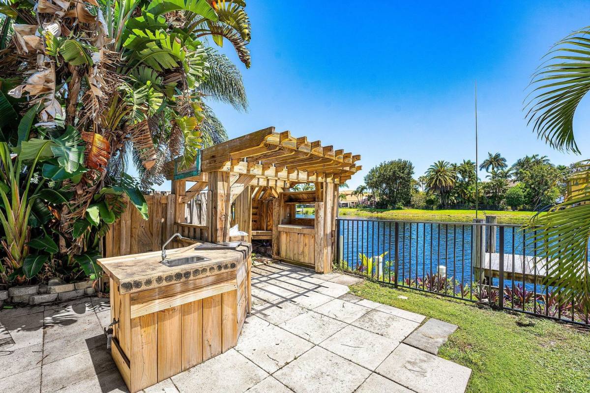 House for rent at 1402 Cormorant Rd, Delray Beach, FL 33444