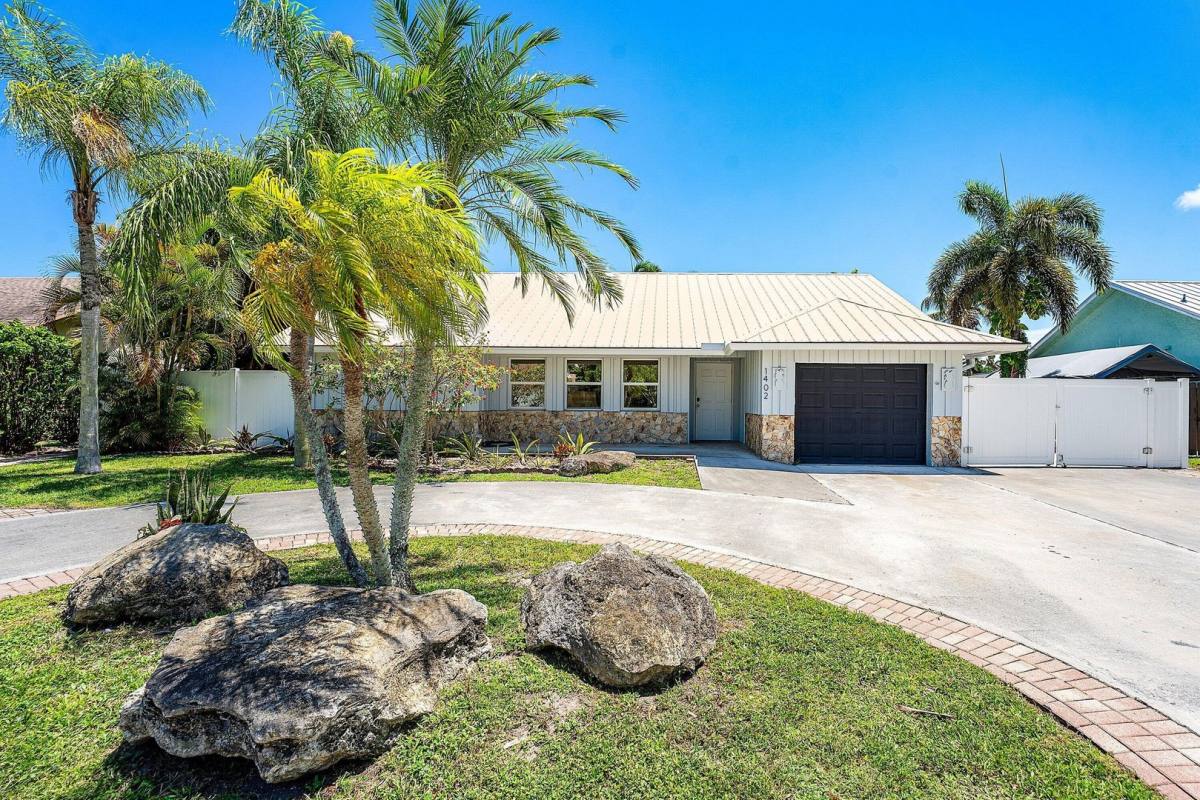 House for rent at 1402 Cormorant Rd, Delray Beach, FL 33444