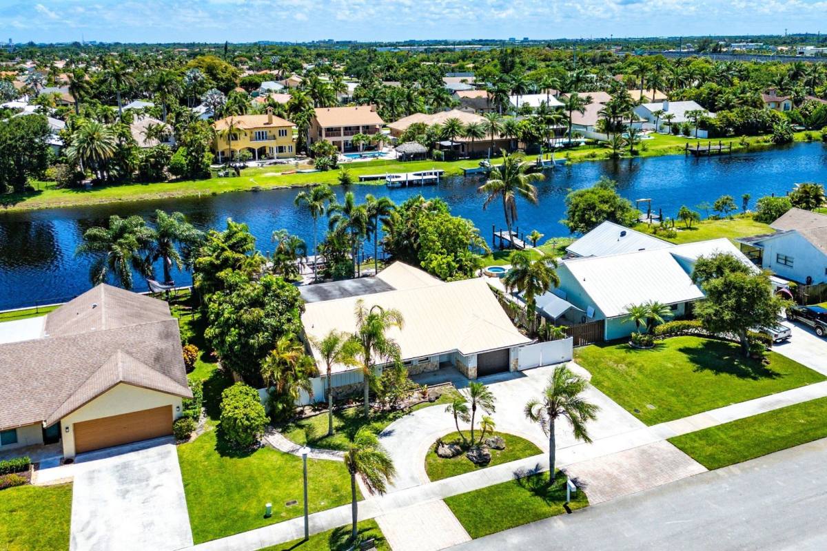 House for rent at 1402 Cormorant Rd, Delray Beach, FL 33444