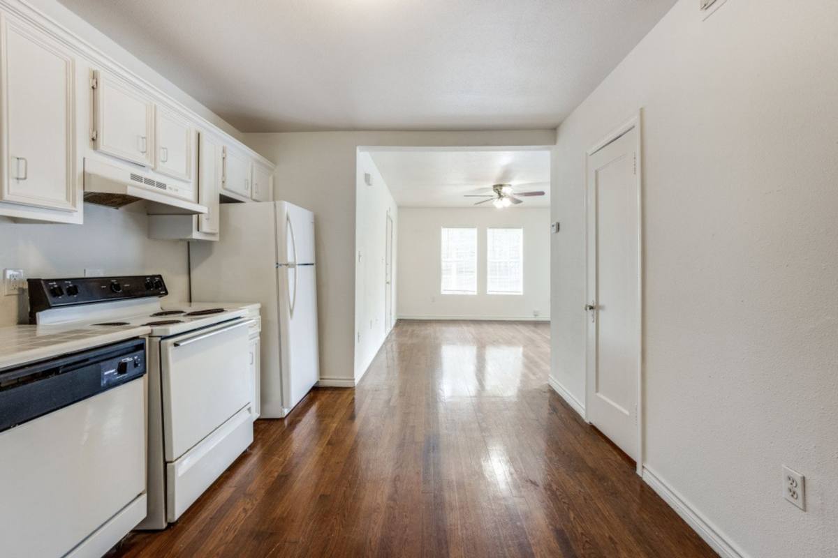 Apartment for rent at 519 W Main St, Houston, TX 77006