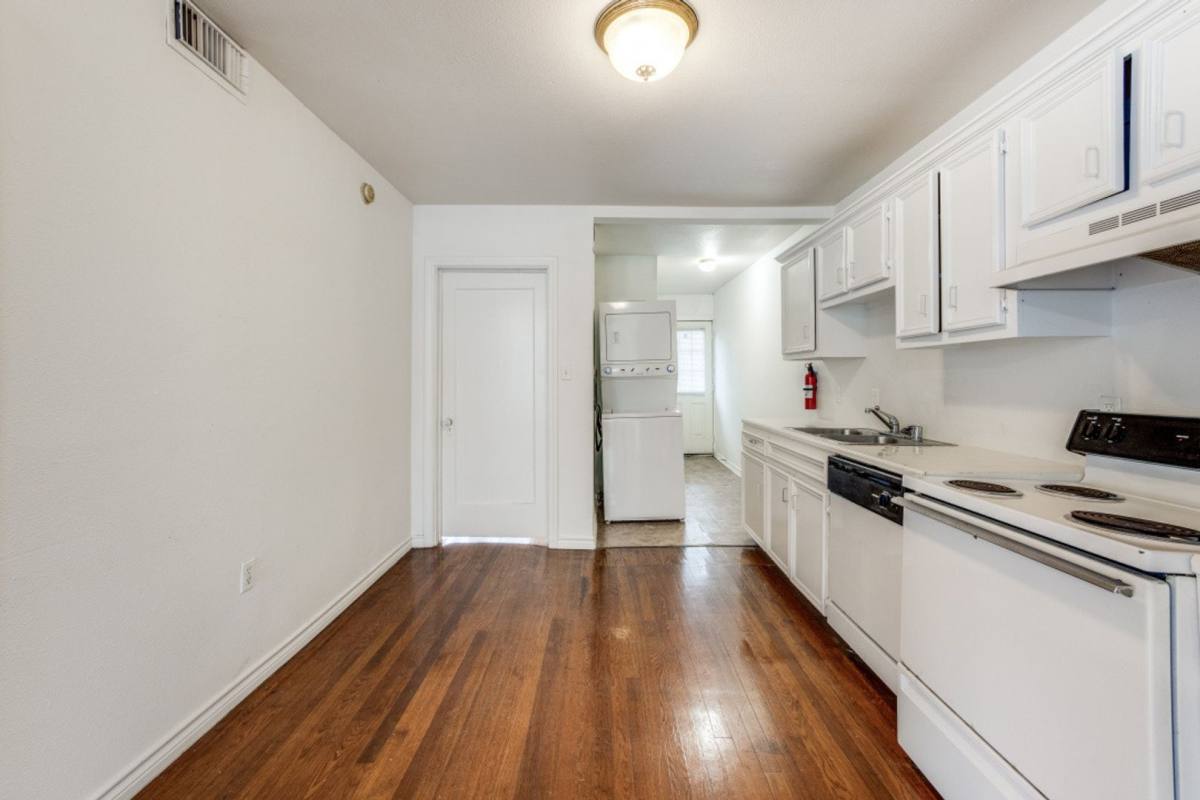 Apartment for rent at 519 W Main St, Houston, TX 77006