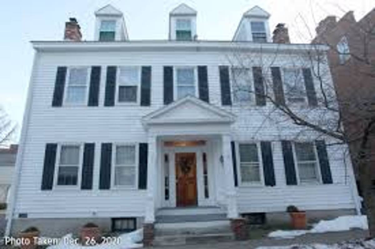 Apartment for rent at 17 Washington Ave, Schenectady, NY 12305
