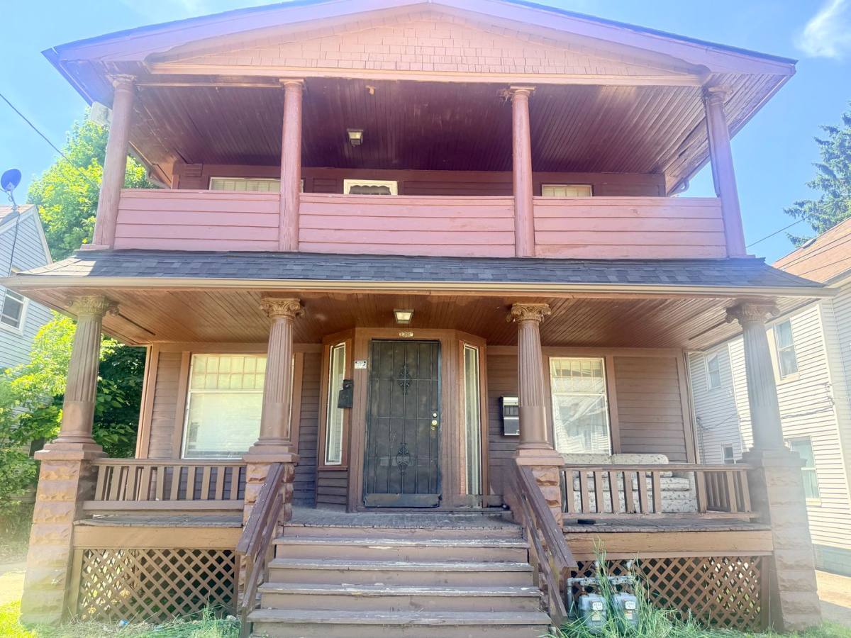 Apartment for rent at 3382 E 102nd St, Cleveland, OH 44104