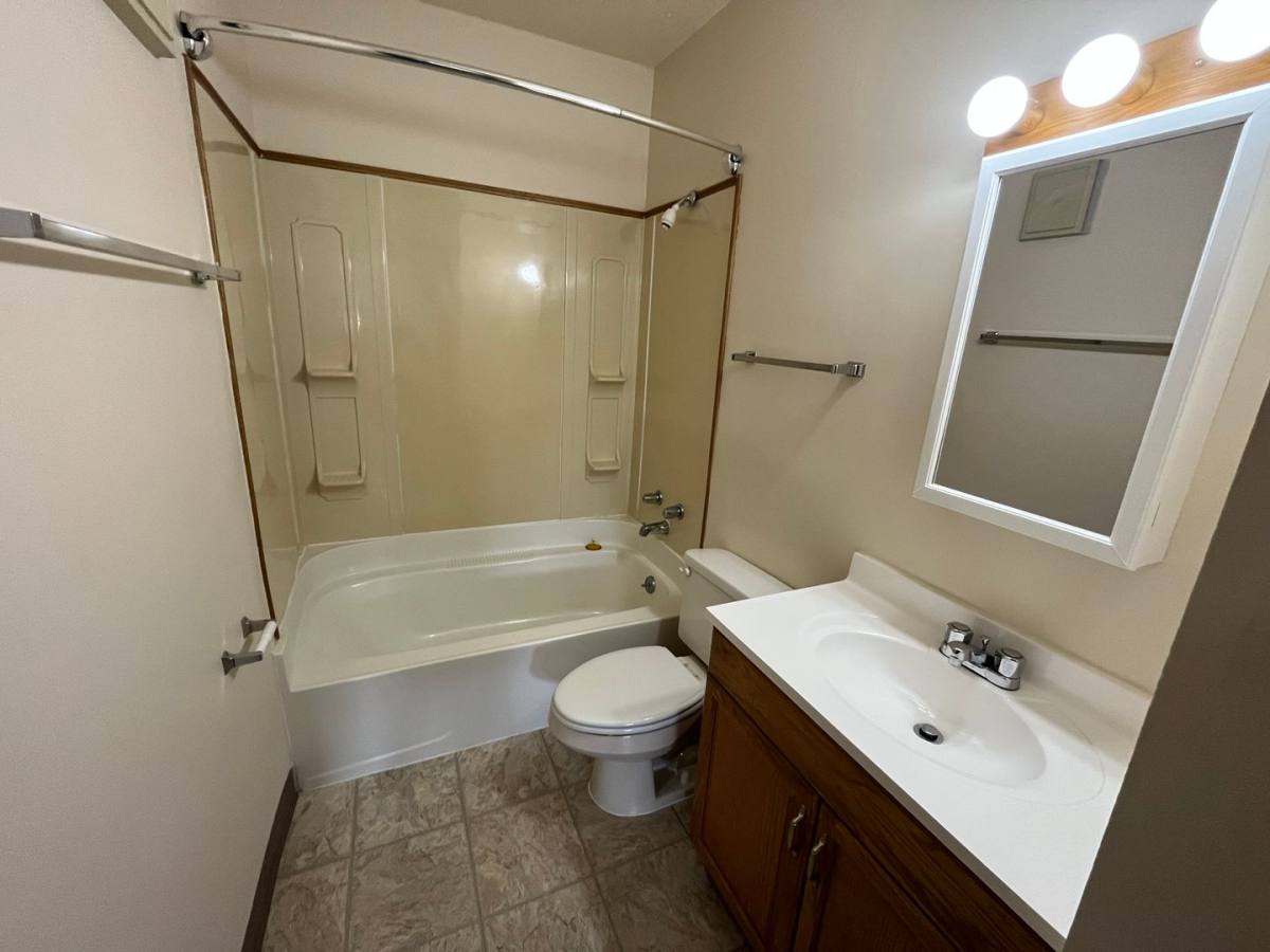 Apartment for rent at 2501 Leonard St #305, Duluth, MN 55811